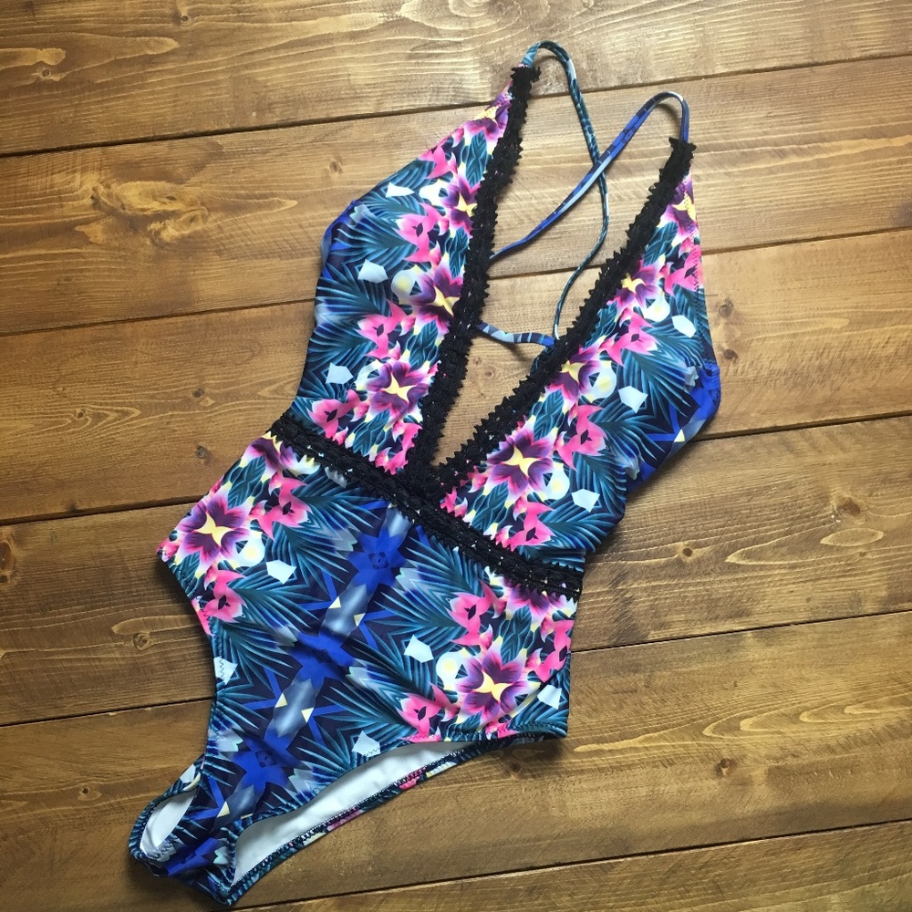 Cupshe Multi-pattern Onepiece NWOT